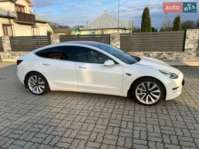 Білий Тесла Модель 3, об'ємом двигуна 0 л та пробігом 78 тис. км за 18650 $, фото 1 на Automoto.ua