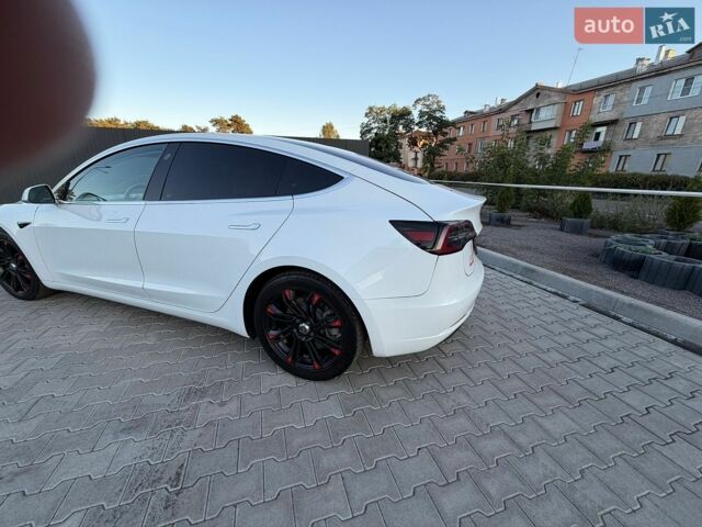 Белый Тесла Модель 3, объемом двигателя 0 л и пробегом 240 тыс. км за 18000 $, фото 4 на Automoto.ua