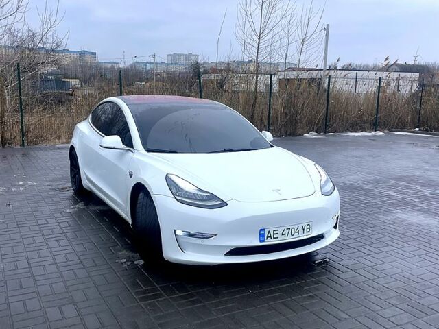 Белый Тесла Модель 3, объемом двигателя 62 л и пробегом 141 тыс. км за 14500 $, фото 2 на Automoto.ua
