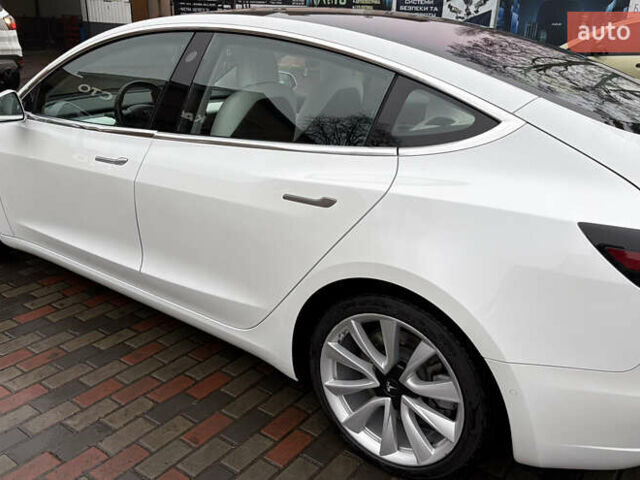 Білий Тесла Модель 3, об'ємом двигуна 0 л та пробігом 41 тис. км за 20000 $, фото 9 на Automoto.ua