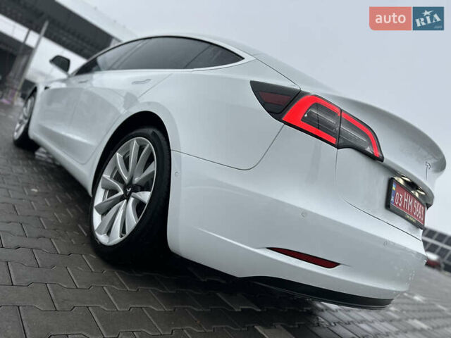 Білий Тесла Модель 3, об'ємом двигуна 0 л та пробігом 118 тис. км за 14999 $, фото 28 на Automoto.ua