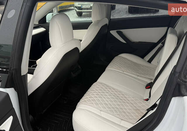 Білий Тесла Модель 3, об'ємом двигуна 0 л та пробігом 100 тис. км за 16500 $, фото 11 на Automoto.ua