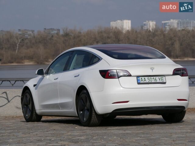 Белый Тесла Модель 3, объемом двигателя 0 л и пробегом 250 тыс. км за 13950 $, фото 3 на Automoto.ua
