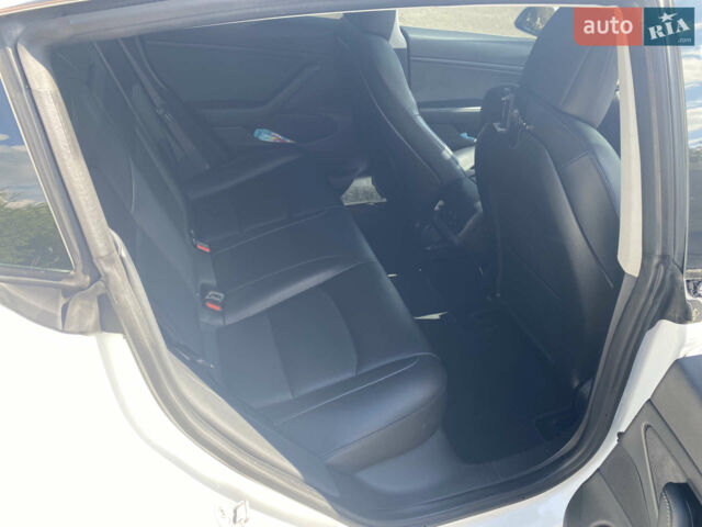 Белый Тесла Модель 3, объемом двигателя 0 л и пробегом 112 тыс. км за 17500 $, фото 8 на Automoto.ua