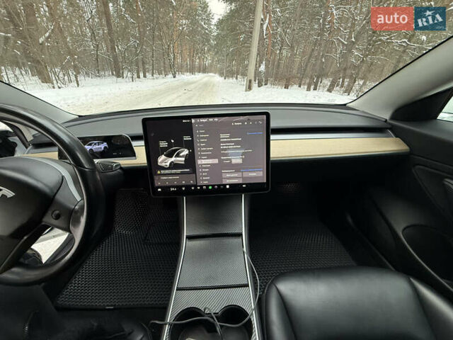 Белый Тесла Модель 3, объемом двигателя 0 л и пробегом 185 тыс. км за 13500 $, фото 25 на Automoto.ua