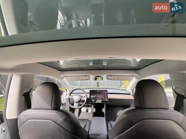 Белый Тесла Модель 3, объемом двигателя 0 л и пробегом 132 тыс. км за 20100 $, фото 24 на Automoto.ua