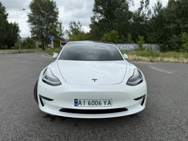 Білий Тесла Модель 3, об'ємом двигуна 0 л та пробігом 49 тис. км за 18500 $, фото 5 на Automoto.ua
