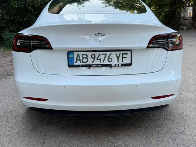 Білий Тесла Модель 3, об'ємом двигуна 0 л та пробігом 98 тис. км за 17400 $, фото 6 на Automoto.ua