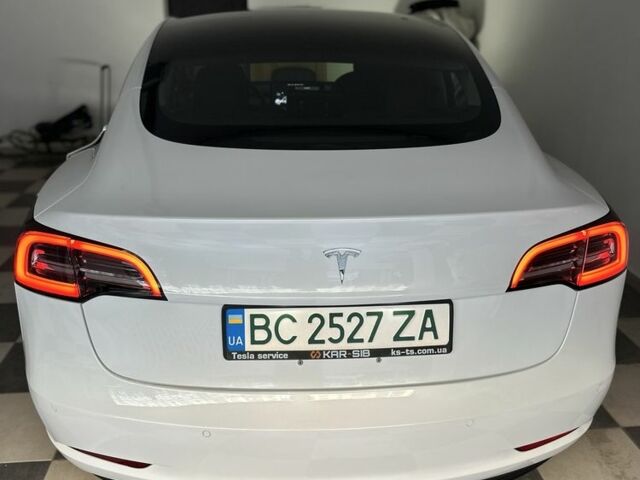 Білий Тесла Модель 3, об'ємом двигуна 0 л та пробігом 98 тис. км за 16900 $, фото 6 на Automoto.ua