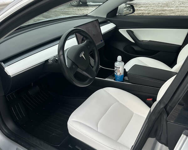 Белый Тесла Модель 3, объемом двигателя 0 л и пробегом 108 тыс. км за 17500 $, фото 2 на Automoto.ua