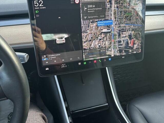 Білий Тесла Модель 3, об'ємом двигуна 0 л та пробігом 98 тис. км за 16900 $, фото 4 на Automoto.ua