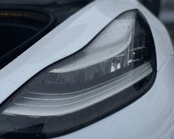 Белый Тесла Модель 3, объемом двигателя 0 л и пробегом 105 тыс. км за 18500 $, фото 15 на Automoto.ua