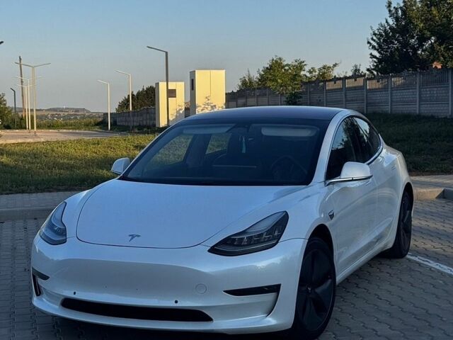 Білий Тесла Модель 3, об'ємом двигуна 0 л та пробігом 224 тис. км за 14700 $, фото 1 на Automoto.ua