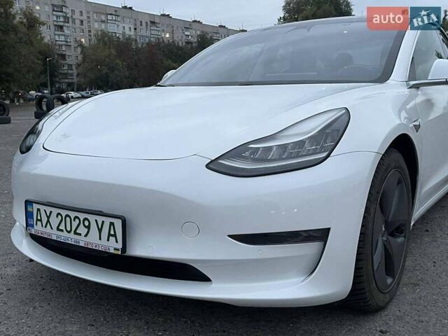Белый Тесла Модель 3, объемом двигателя 0 л и пробегом 128 тыс. км за 16999 $, фото 2 на Automoto.ua