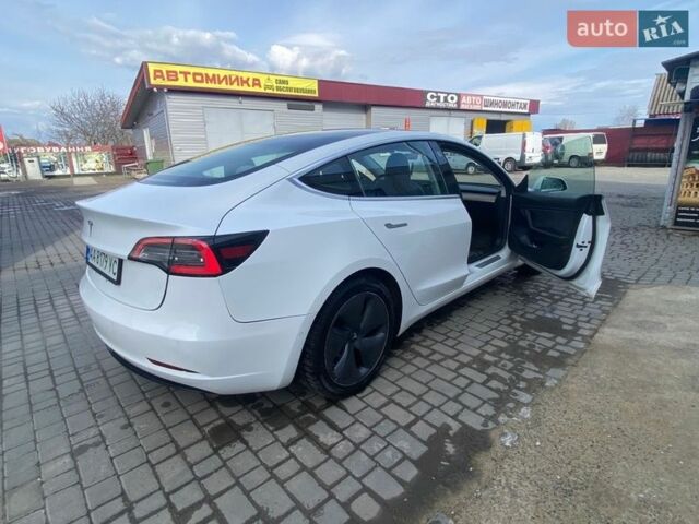 Белый Тесла Модель 3, объемом двигателя 0 л и пробегом 150 тыс. км за 16299 $, фото 3 на Automoto.ua