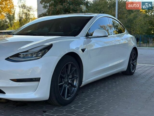Белый Тесла Модель 3, объемом двигателя 0 л и пробегом 185 тыс. км за 15700 $, фото 7 на Automoto.ua