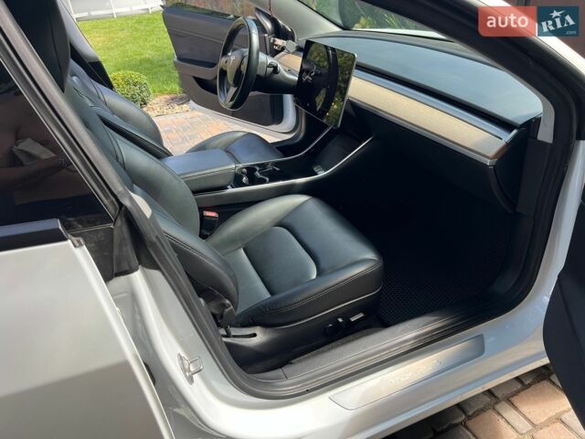 Білий Тесла Модель 3, об'ємом двигуна 0 л та пробігом 126 тис. км за 15500 $, фото 33 на Automoto.ua
