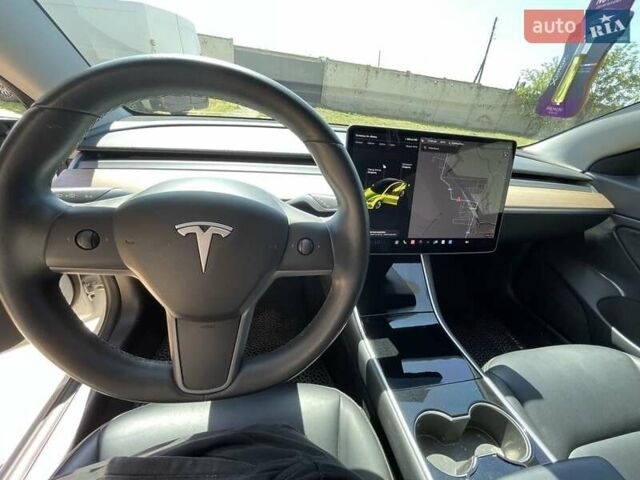 Белый Тесла Модель 3, объемом двигателя 0 л и пробегом 92 тыс. км за 19000 $, фото 6 на Automoto.ua