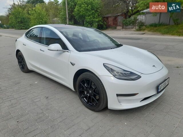 Белый Тесла Модель 3, объемом двигателя 0 л и пробегом 84 тыс. км за 17800 $, фото 1 на Automoto.ua