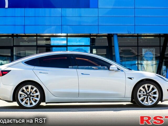 Білий Тесла Модель 3, об'ємом двигуна 0 л та пробігом 186 тис. км за 16000 $, фото 2 на Automoto.ua