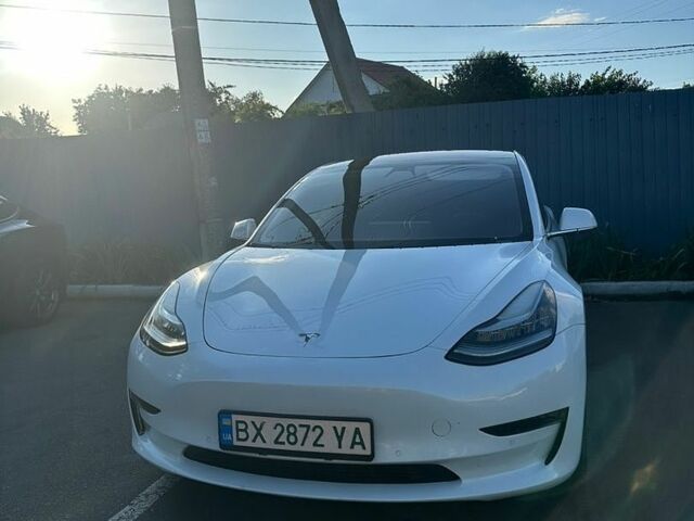 Білий Тесла Модель 3, об'ємом двигуна 0 л та пробігом 125 тис. км за 17000 $, фото 5 на Automoto.ua