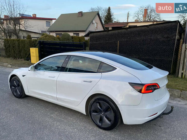 Белый Тесла Модель 3, объемом двигателя 0 л и пробегом 81 тыс. км за 15500 $, фото 6 на Automoto.ua