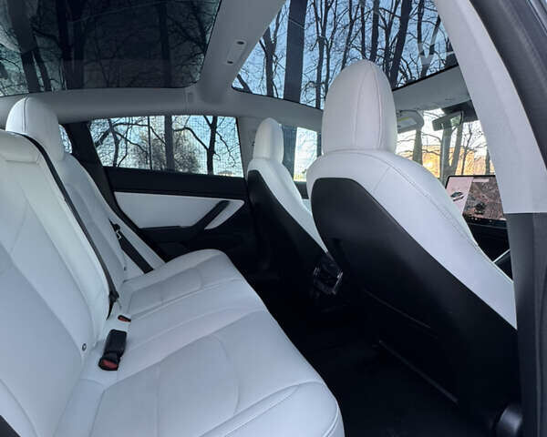 Білий Тесла Модель 3, об'ємом двигуна 0 л та пробігом 112 тис. км за 18500 $, фото 20 на Automoto.ua