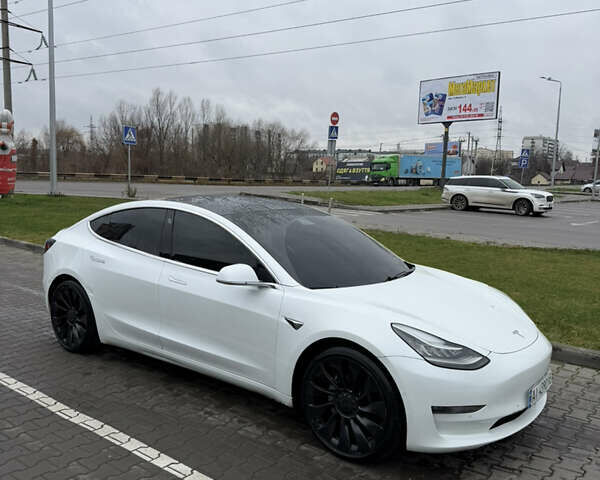 Білий Тесла Модель 3, об'ємом двигуна 0 л та пробігом 144 тис. км за 15500 $, фото 1 на Automoto.ua