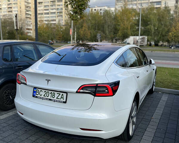 Белый Тесла Модель 3, объемом двигателя 0 л и пробегом 78 тыс. км за 27300 $, фото 14 на Automoto.ua