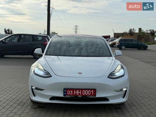 Белый Тесла Модель 3, объемом двигателя 0 л и пробегом 230 тыс. км за 12900 $, фото 2 на Automoto.ua