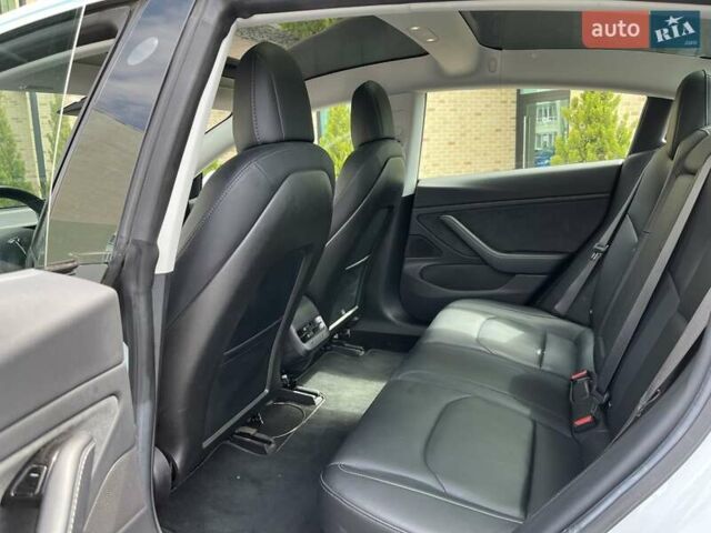 Білий Тесла Модель 3, об'ємом двигуна 0 л та пробігом 114 тис. км за 19999 $, фото 12 на Automoto.ua