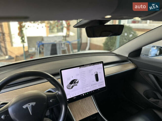 Белый Тесла Модель 3, объемом двигателя 0 л и пробегом 91 тыс. км за 17000 $, фото 12 на Automoto.ua