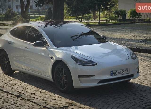 Белый Тесла Модель 3, объемом двигателя 0 л и пробегом 98 тыс. км за 19150 $, фото 19 на Automoto.ua
