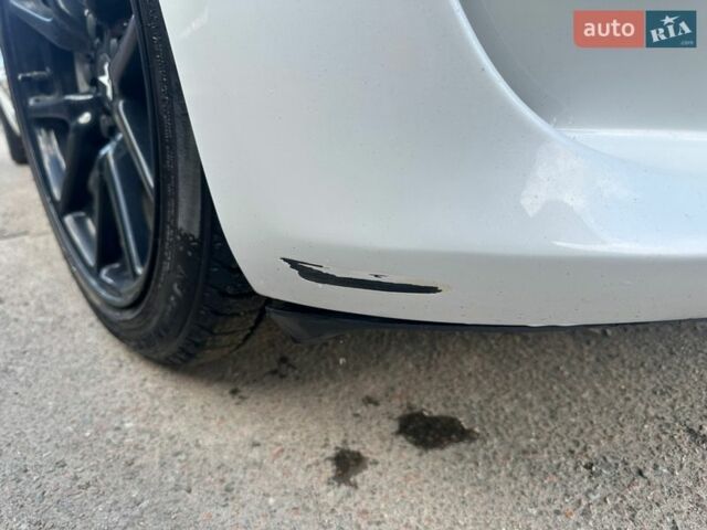 Белый Тесла Модель 3, объемом двигателя 0 л и пробегом 180 тыс. км за 16000 $, фото 10 на Automoto.ua