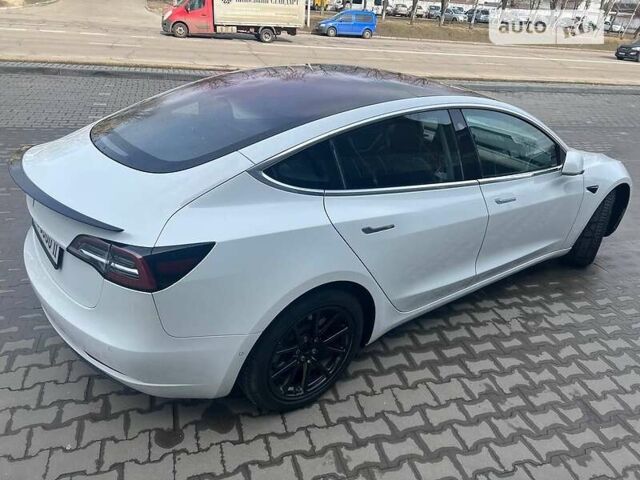 Белый Тесла Модель 3, объемом двигателя 0 л и пробегом 92 тыс. км за 22999 $, фото 4 на Automoto.ua