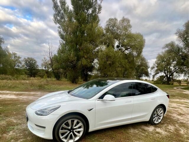 Тесла Модель 3 2018 у Харкові на Automoto.ua Білий Тесла Модель 3, об'ємом двигуна 0 л та пробігом 221 тис. км за 17500 $, фото 1 на Automoto.ua