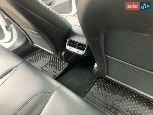 Тесла Модель 3 2018 у Києві на Automoto.ua Білий Тесла Модель 3, об'ємом двигуна 0 л та пробігом 65 тис. км за 15300 $, фото 22 на Automoto.ua