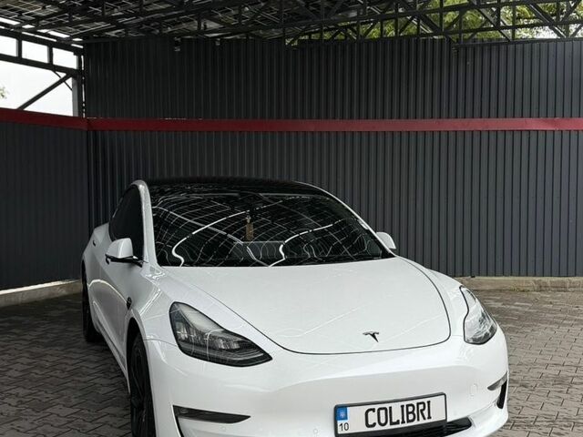 Білий Тесла Модель 3, об'ємом двигуна 0 л та пробігом 157 тис. км за 18500 $, фото 4 на Automoto.ua
