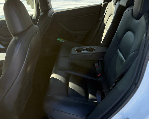 Білий Тесла Модель 3, об'ємом двигуна 0 л та пробігом 94 тис. км за 18300 $, фото 17 на Automoto.ua