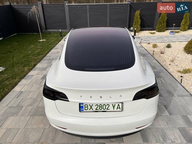 Белый Тесла Модель 3, объемом двигателя 0 л и пробегом 132 тыс. км за 20100 $, фото 9 на Automoto.ua