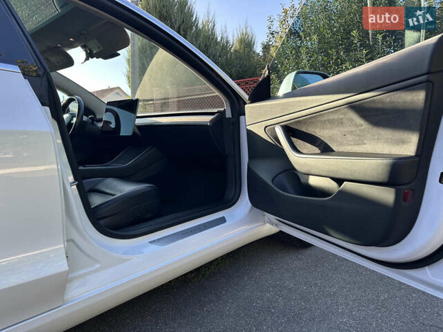 Білий Тесла Модель 3, об'ємом двигуна 0 л та пробігом 94 тис. км за 16800 $, фото 15 на Automoto.ua