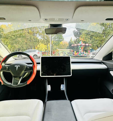 Белый Тесла Модель 3, объемом двигателя 0 л и пробегом 140 тыс. км за 16600 $, фото 9 на Automoto.ua