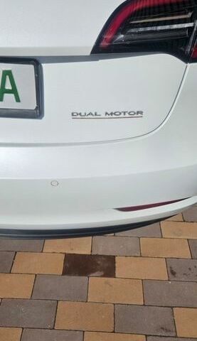 Белый Тесла Модель 3, объемом двигателя 0 л и пробегом 290 тыс. км за 16200 $, фото 4 на Automoto.ua