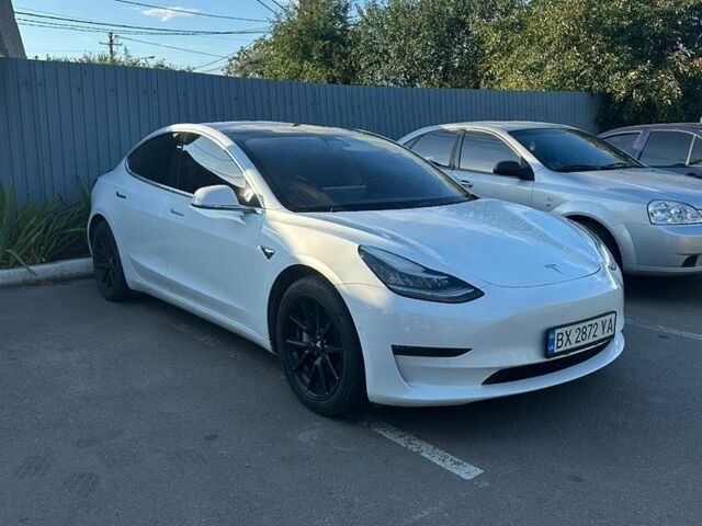 Білий Тесла Модель 3, об'ємом двигуна 0 л та пробігом 125 тис. км за 17000 $, фото 1 на Automoto.ua