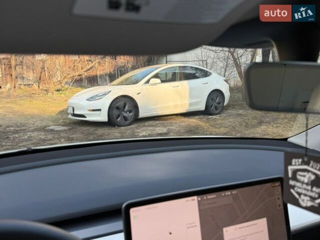 Белый Тесла Модель 3, объемом двигателя 0 л и пробегом 131 тыс. км за 18500 $, фото 4 на Automoto.ua