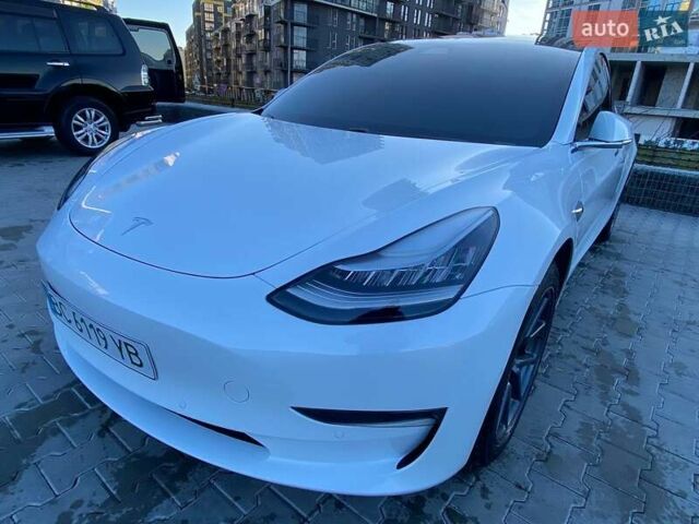 Белый Тесла Модель 3, объемом двигателя 0 л и пробегом 80 тыс. км за 17500 $, фото 2 на Automoto.ua