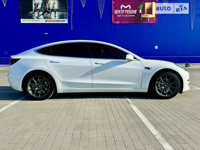 Белый Тесла Модель 3, объемом двигателя 0 л и пробегом 145 тыс. км за 17500 $, фото 4 на Automoto.ua