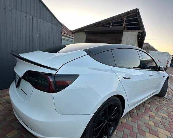 Белый Тесла Модель 3, объемом двигателя 0 л и пробегом 92 тыс. км за 19000 $, фото 2 на Automoto.ua