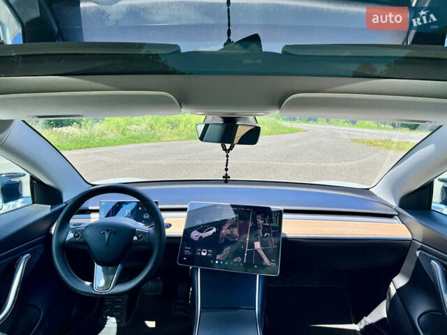 Тесла Модель 3 2018 у Александрие на Automoto.ua Білий Тесла Модель 3, об'ємом двигуна 0 л та пробігом 160 тис. км за 18600 $, фото 11 на Automoto.ua
