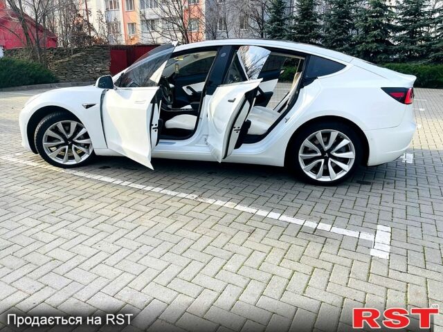 Білий Тесла Модель 3, об'ємом двигуна 0 л та пробігом 114 тис. км за 19000 $, фото 6 на Automoto.ua